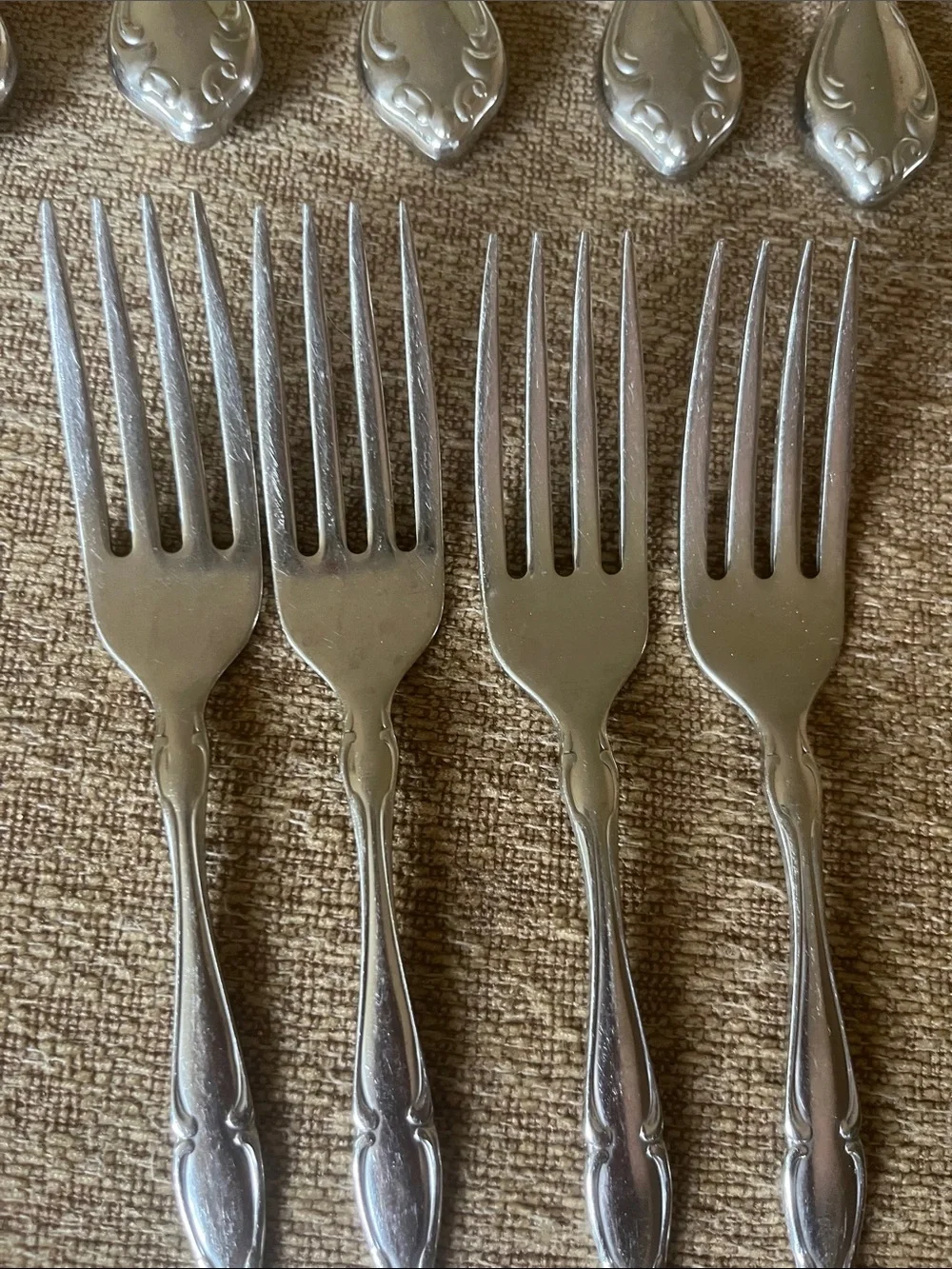 Oneida Cantata Stainless Flatware Dinner Forks & Knives